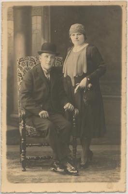 Foto van familie: Augustinus Jacobus Mattheussen (Gierle, 6 juni 1890 - 1990) gehuwd met Ludovica Van Gompel (Dessel, 5 november 1897 - Deurne, 1974)
