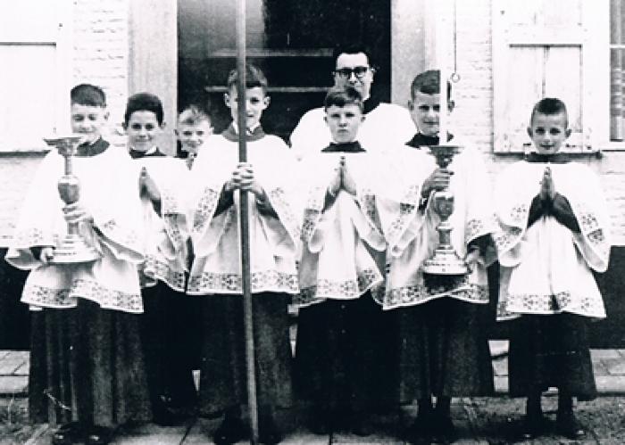 Bisschop Geeraerts en misdienaars