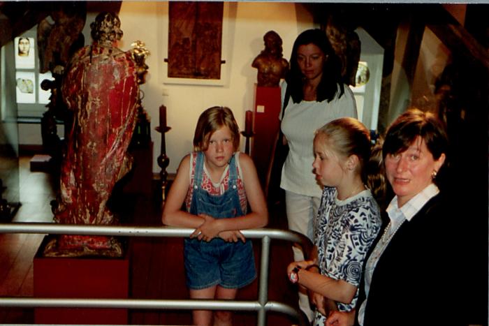 Taxandriamuseum. Huis metten Thoren. Taxandriagidsen, Marie-Paule Peeters, Johan Van Gorp en Gib Van Der Celen. met klasbezoek