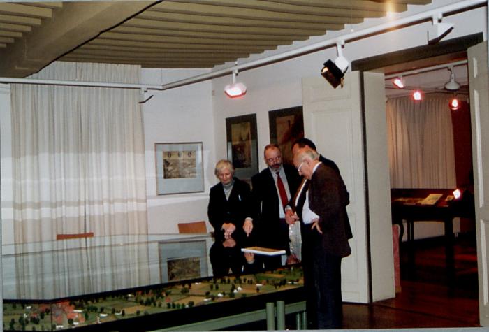 Foto's van het Taxandriamuseum. Opening van de tentoonstelling "Keizer Karel en de scheiding der Nederlanden" 12/2000.
