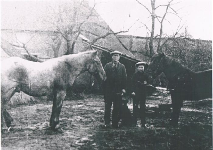 Gust en Frans Hermans met hun paarden
