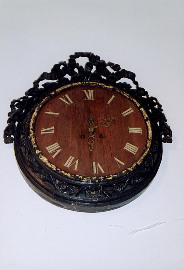 Taxandriamuseum, zaal Franciscus Xavéry, porseleinen voorwerpen, gouden munt.
