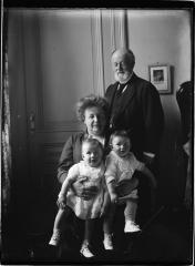 Baudouin en Yves Dierckx - de Casterlé met grootouders Alphonse Versteylen en Bertha du Four
