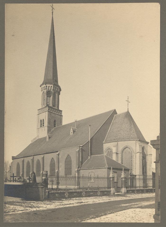 Kerk / Interieur + exterieur + sculptuur