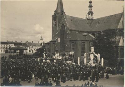 Mariafeesten op de Markt vóór St. Pieterskerk