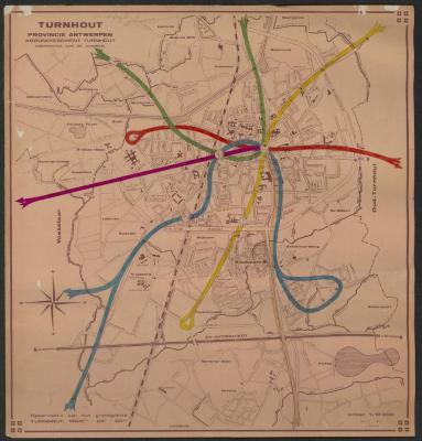 Kaart van het centrum van Turnhout met daarop aangebrachte gekleurde richtingspijlen

