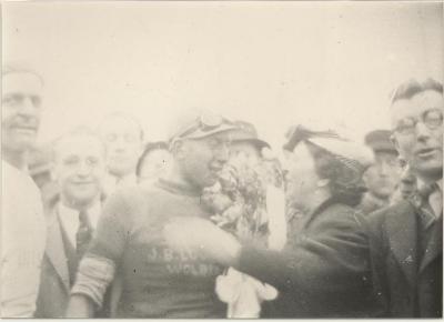 Wielrennen 1937 / Kemps overwinnaar grote prijs Turnhout