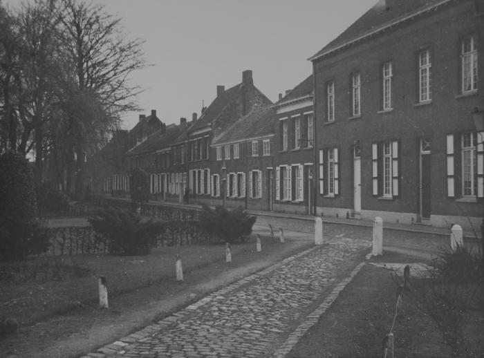 Fototentoonstelling "600 jaar begijnhof". Huizen Begijnhof
