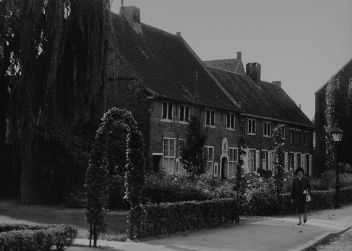 Fototentoonstelling "600 jaar begijnhof". Huizen Begijnhof
