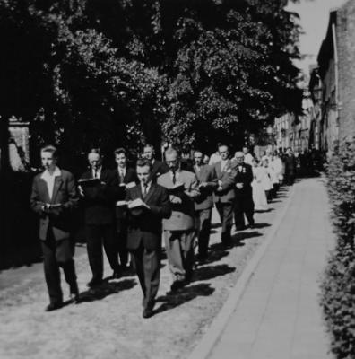 Processie zangkoor met Herman Deckx en Mario Cominotto
