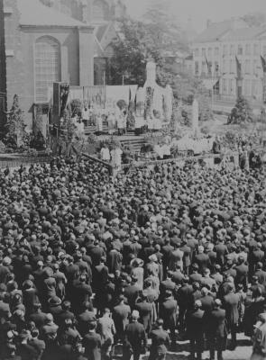 Processie op Grote Markt - jaren '30
