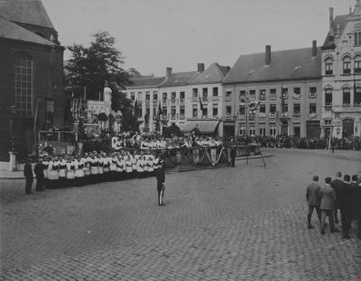 Processie op Grote Markt - jaren '30
