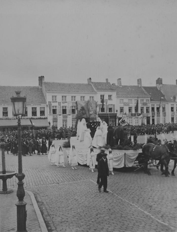 Processie op Grote Markt - jaren '30
