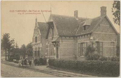 Oud-Turnhout. De Post en de Kerkstraat.