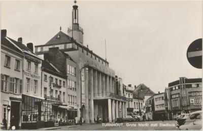 Turnhout, Grote Markt met Stadhuis