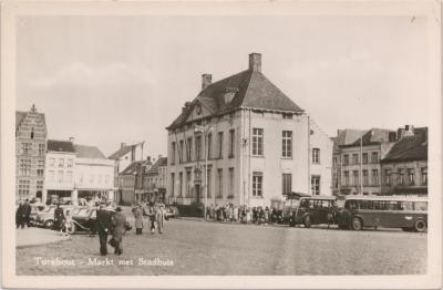 Turnhout - Markt met Stadhuis