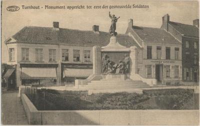 Turnhout. - Monument opgericht ter eere der gesneuvelde Soldaten