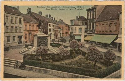 Turnhout Monument der Gesneuvelden 1914-18 (door Fl. De Cuyper en Van Averbeke)
