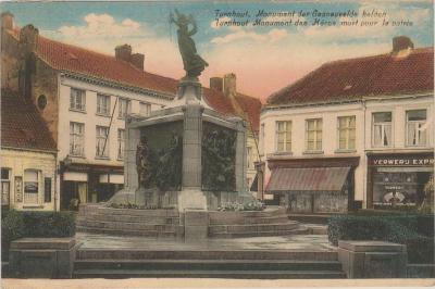 Turnhout. Monument der Gesneuvelde helden Monument ….