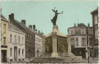 Turnhout - Standbeeld Gesneuvelde soldaten