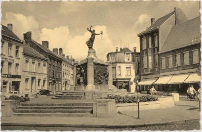 Turnhout Standbeeld der gesneuvelde soldaten 1914-1918. 1940-1945.