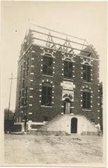 Gemeentehuis in opbouw (1921)