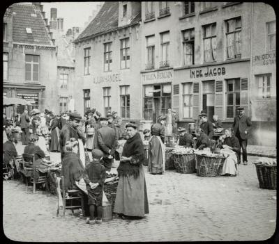 Brugge: Huidevettersplein (Kleine Vismarkt)
