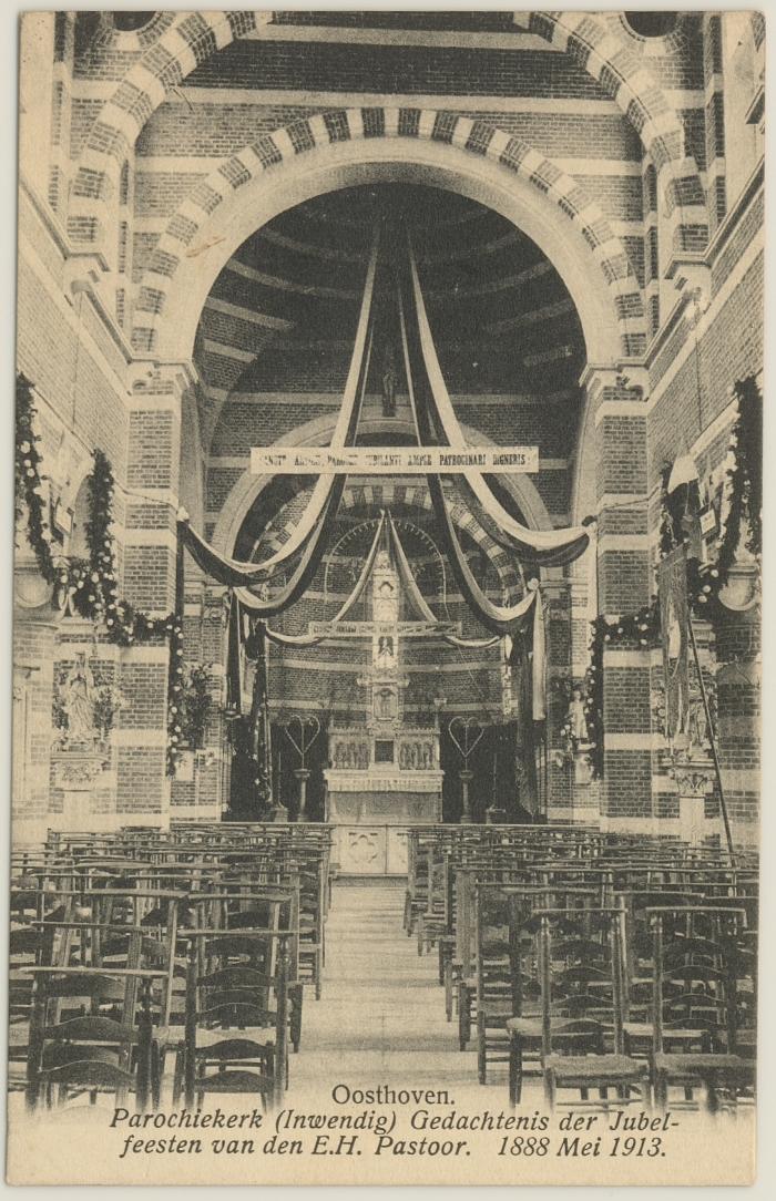 Oosthoven. Parochiekerk (Inwendig). Gedachtenis der Jubelfeesten van den E.H. Pastoor. 1888 Mei 1913.