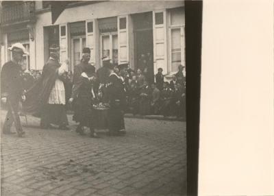 Mariafeest 1926:aankomst Mgr. Van Roey