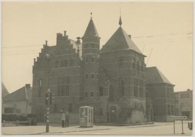 Oud Turnhout. Gemeentehuis.