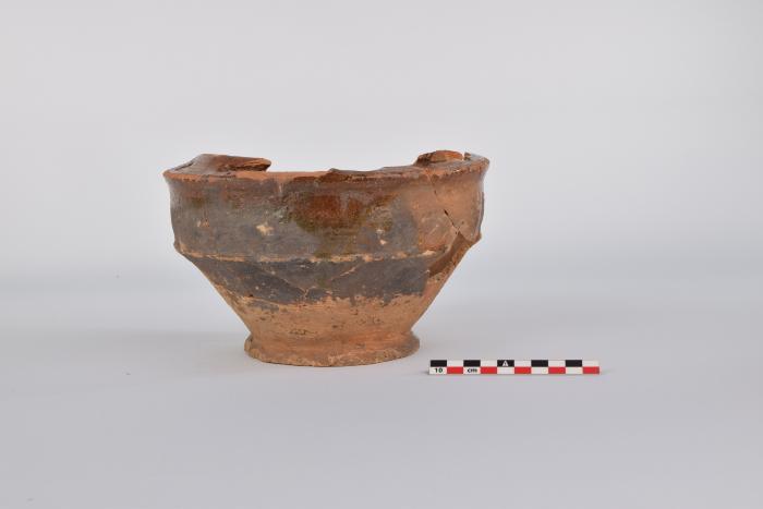 Hengselpot in roodbakkend aardewerk