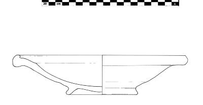Bord in roodbakkend aardewerk met slibversiering