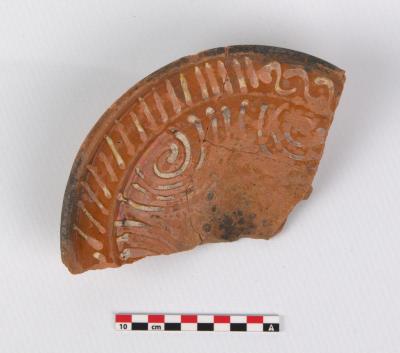 Bord met slibversiering