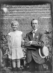 Portret van een man en een klein meisje