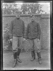 Portret van twee militairen