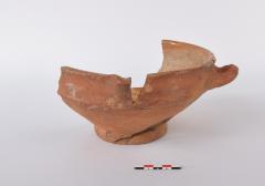 Kom in roodbakkend aardewerk 