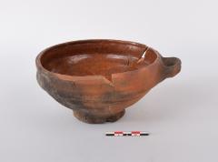 Papkom in roodbakkend aardewerk