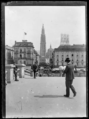 Zicht op de kathedraal van Antwerpen.