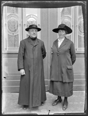 Geestelijke en een vrouw