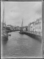 Vakantiefoto van een haven / kanaal