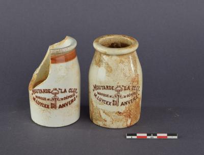 Mosterpotjes 'MOUTARDE "LA CLEF" - MARQUE DEPOSEE - M.LUYCKX ANVERS'