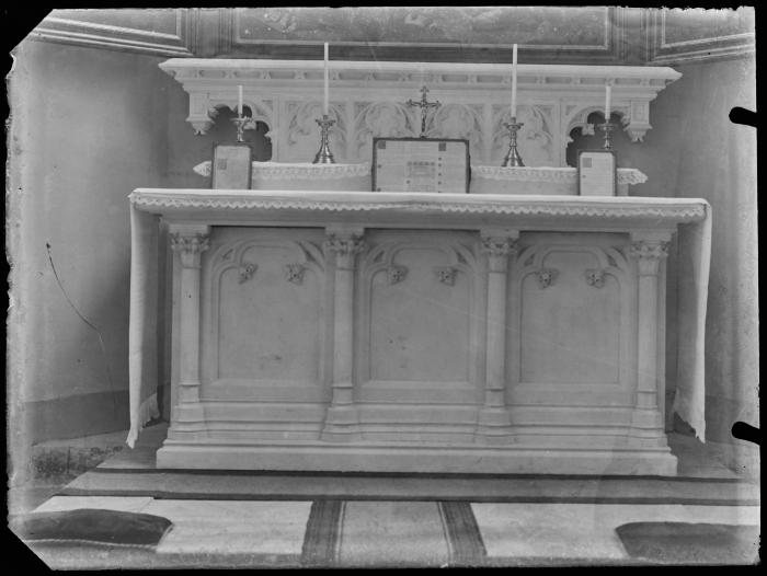 "	St. Pieterskerk / altaren uit de kapellen"