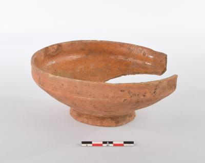 Papkom in roodbakkend aardewerk 