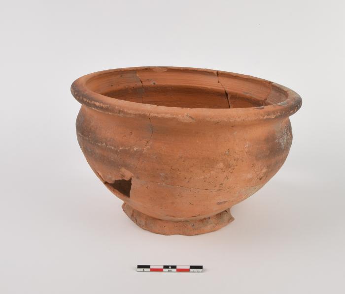 kom in roodbakkend aardewerk