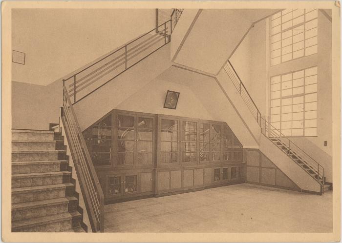 St. Jozef-College te Turnhout Trap naar de muziekzaaltjes.