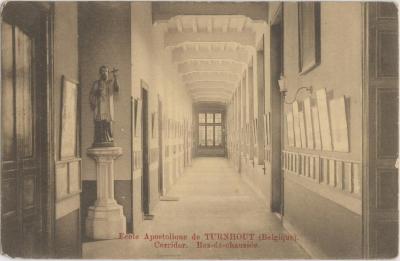 Ecole Apostolique de Turnhout (Belgique). Corridor. Rez-de-chaussée.